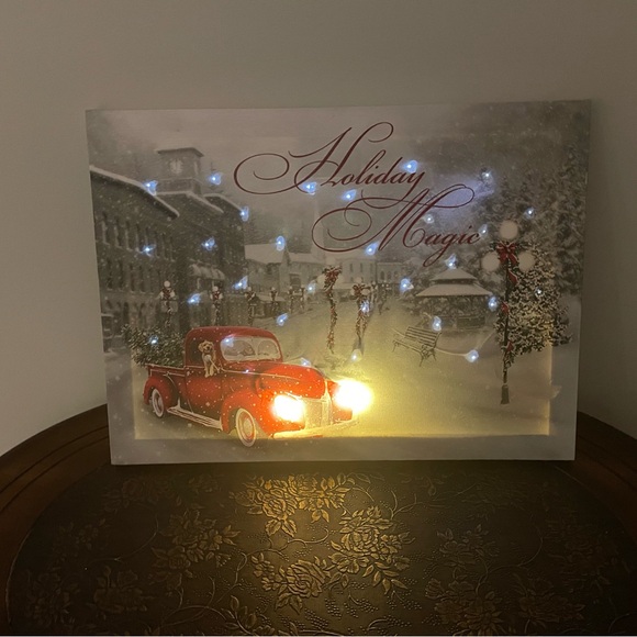 LED canvas Christmas picture, takes 2 AA batteries,    on/off switch on the side - Picture 2 of 2